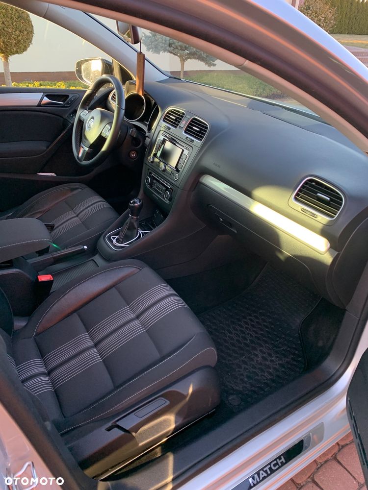 Volkswagen Golf 1.6 TDI DPF BlueMotion Technology MATCH - 14