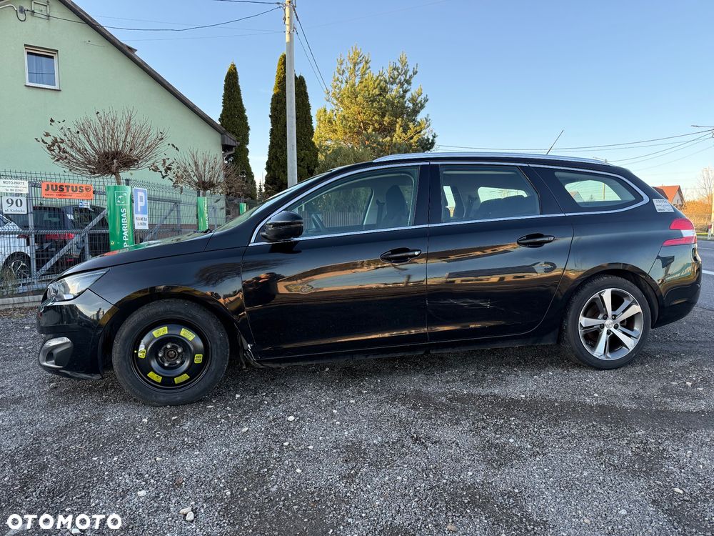 Peugeot 308 - 8