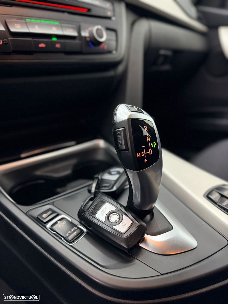 BMW 318 d Auto Pack M - 12