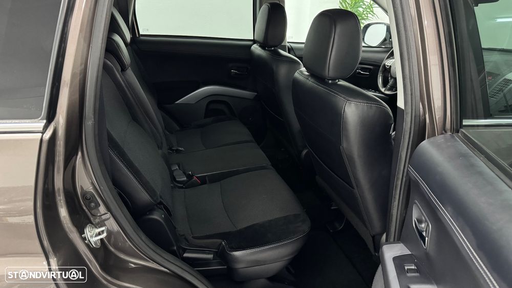 Mitsubishi Outlander 2.2 DI-D Instyle 4WD - 29