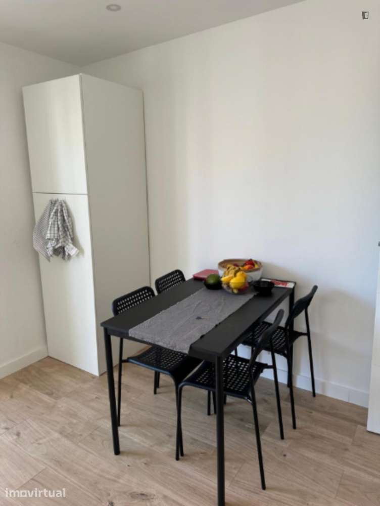 Quarto - localizado em Amadora Lisbon - Grande imagem: 3/21