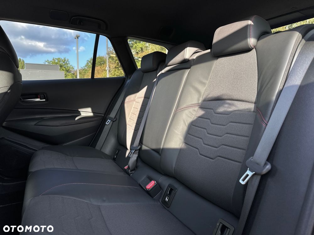 Toyota Corolla 1.8 Hybrid Selection - 31