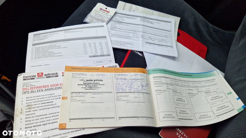 Citroën C4 1.4 16V Style - 32