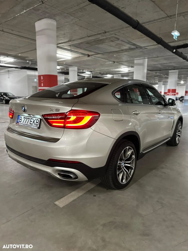 BMW X6 xDrive50i - 16