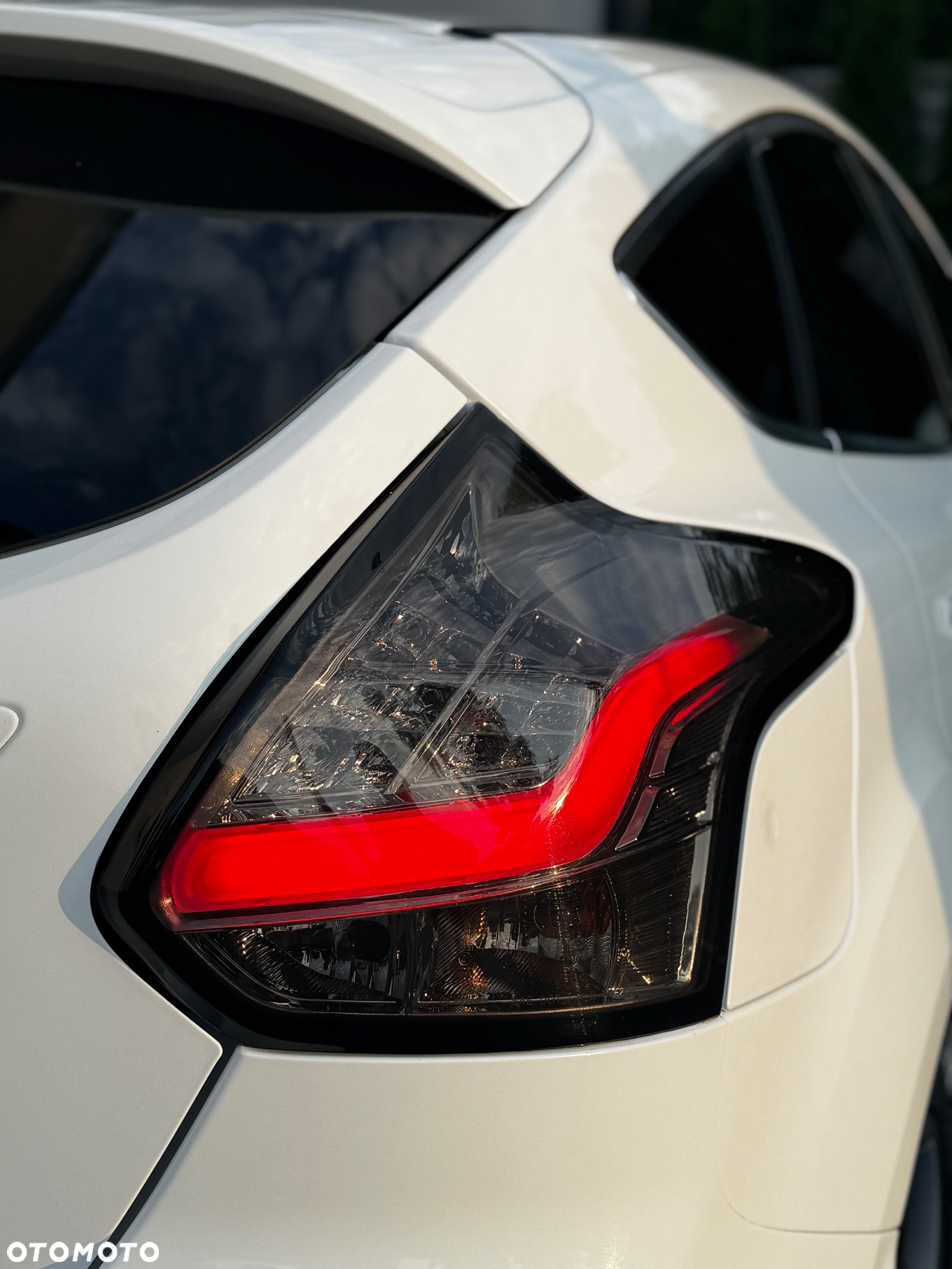 Ford Focus 1.0 EcoBoost Hybrid ST-LINE - 14