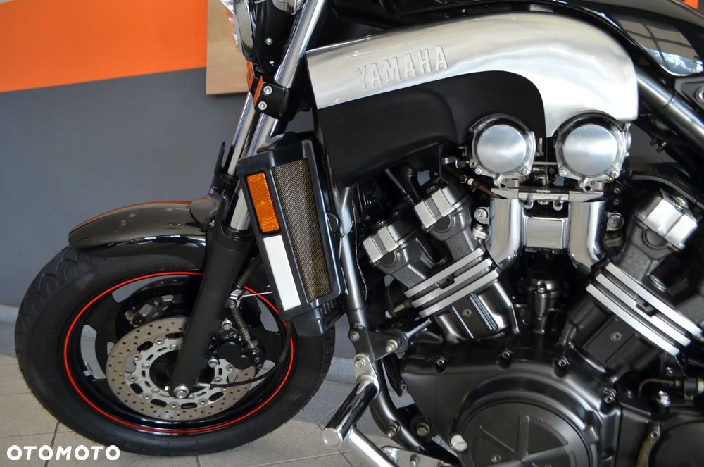Yamaha V-MAX - 19