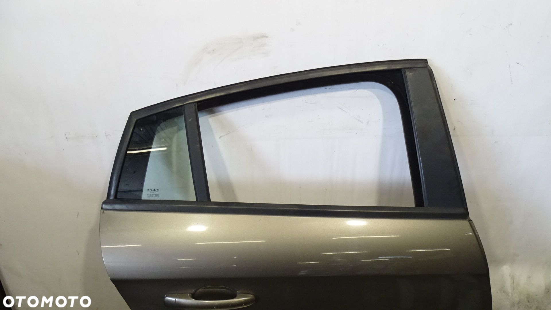 DRZWI PRAWY TYŁ FIAT BRAVO II 1.9JTD 865/B - 2