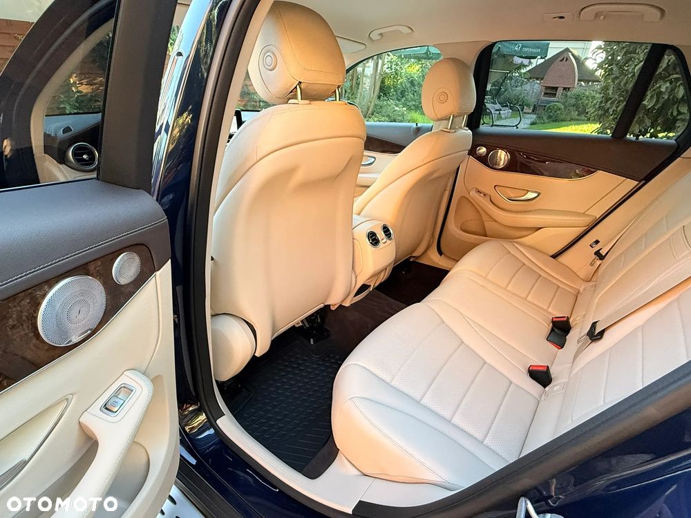 Mercedes-Benz GLC - 21