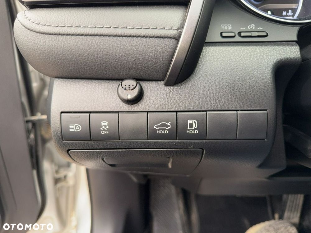 Toyota Camry - 26