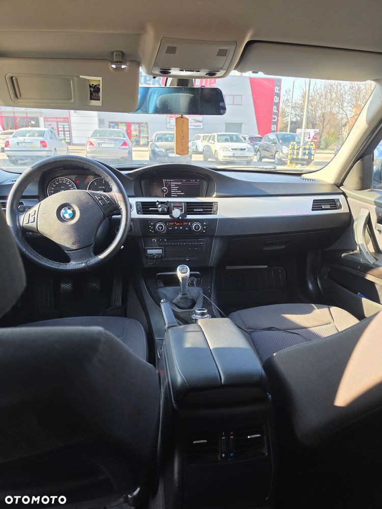 BMW Seria 3 316d - 15