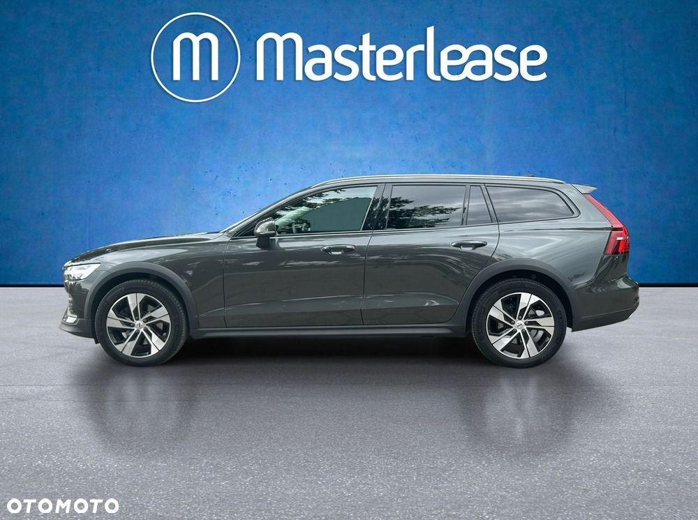 Volvo V90 Cross Country - 8