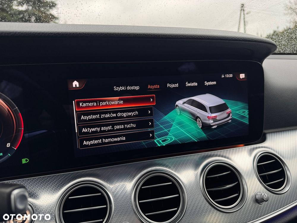 Mercedes-Benz Klasa E 200 9G-TRONIC Exclusive - 26