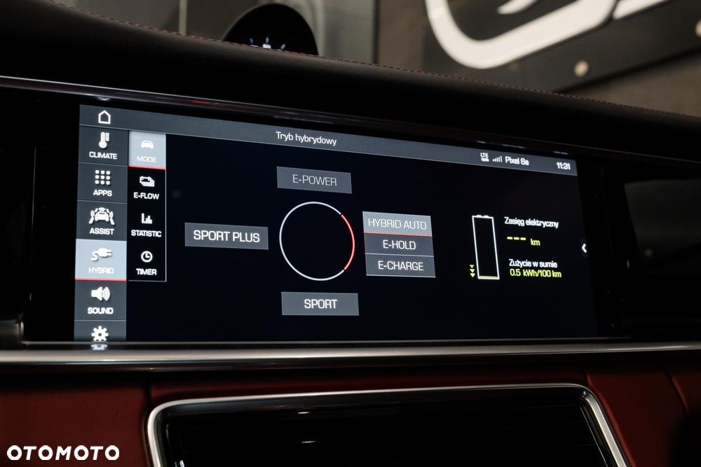 Porsche Panamera 4 E-Hybrid - 24