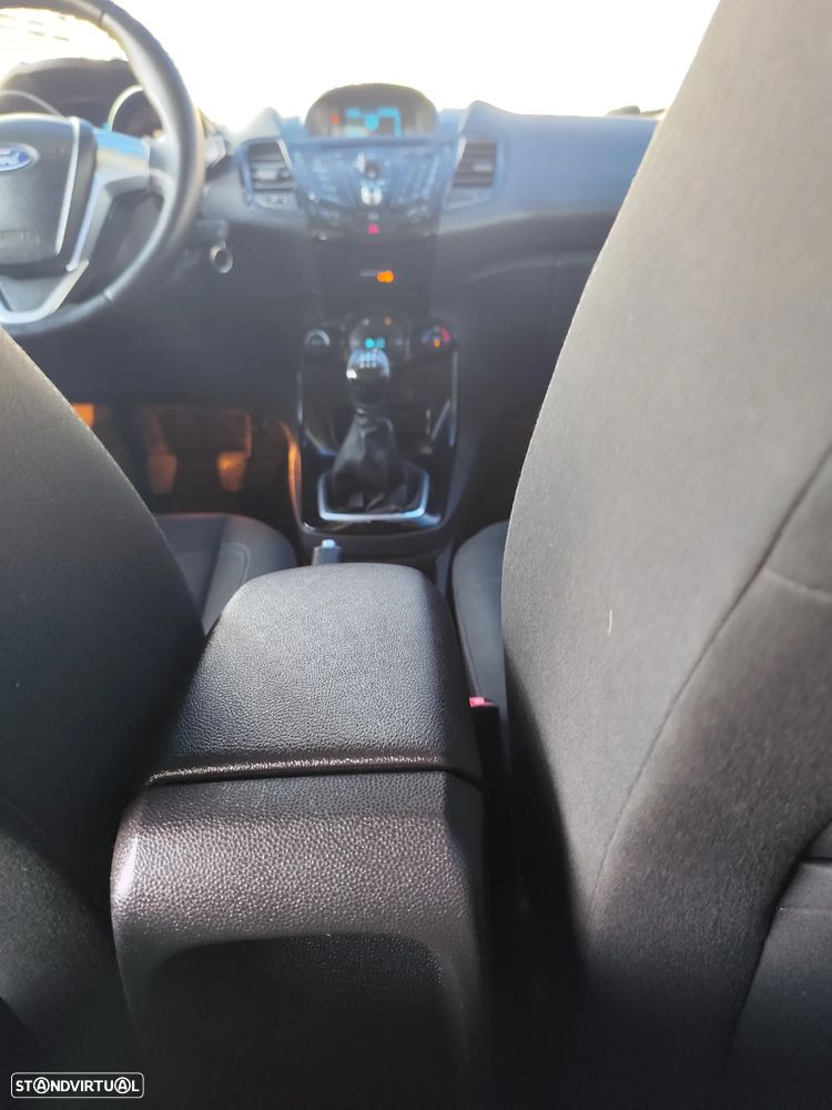 Ford Fiesta 1.5 TDCi Titanium - 24