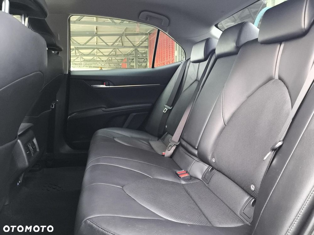 Toyota Camry 2.5 Hybrid Executive CVT - 14