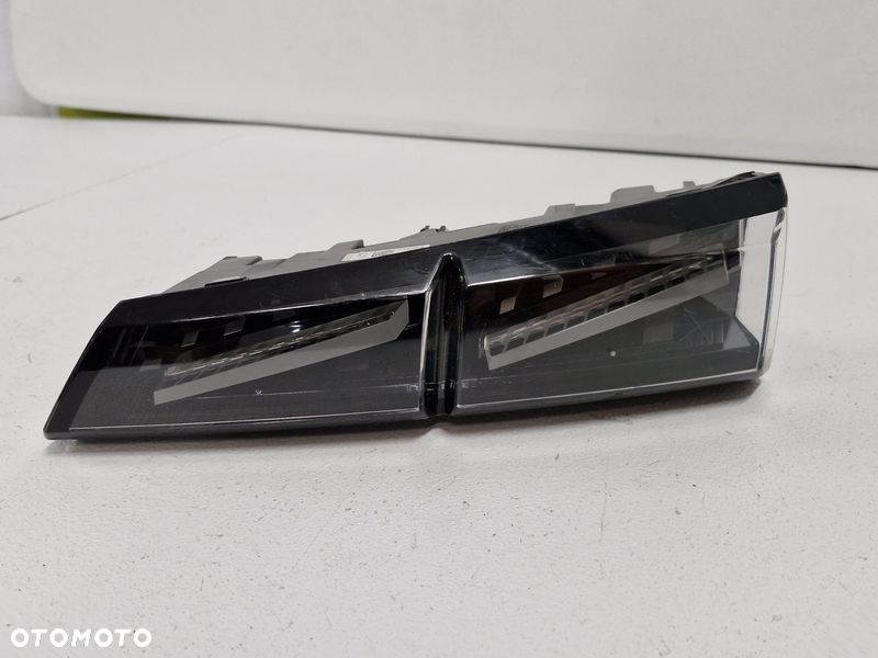 peugeot 308 3 iii t10 lampa prawy tył prawa tylna 9835300380 - 1