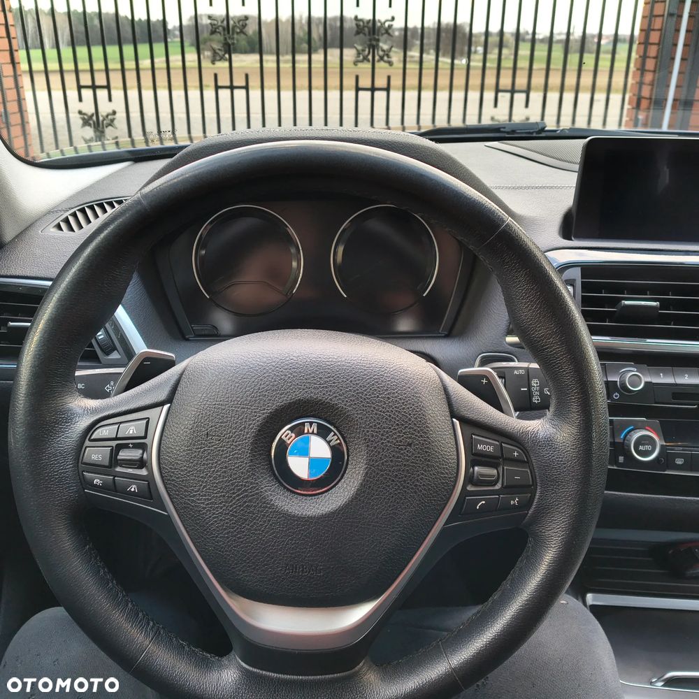 BMW Seria 1 120d xDrive Sport-Aut - 22