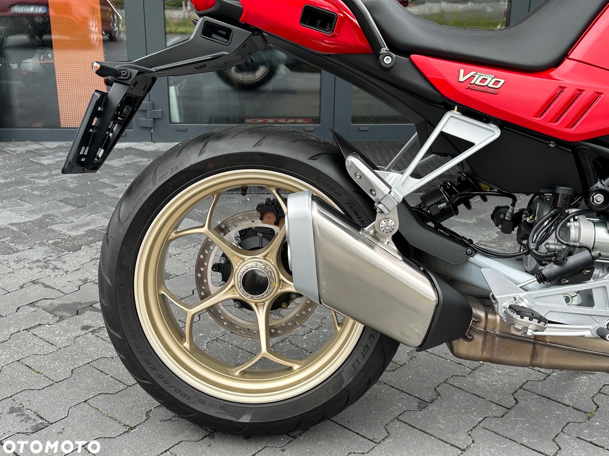 Moto Guzzi V100 Mandello - 10