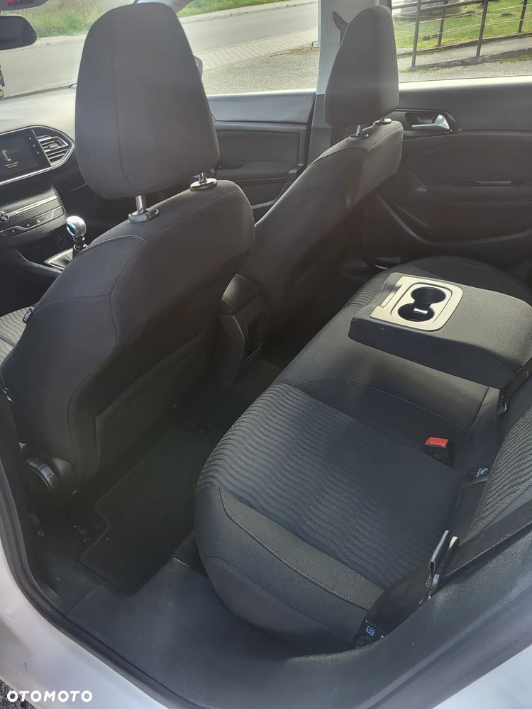 Peugeot 308 1.6 BlueHDi Allure S&S - 10