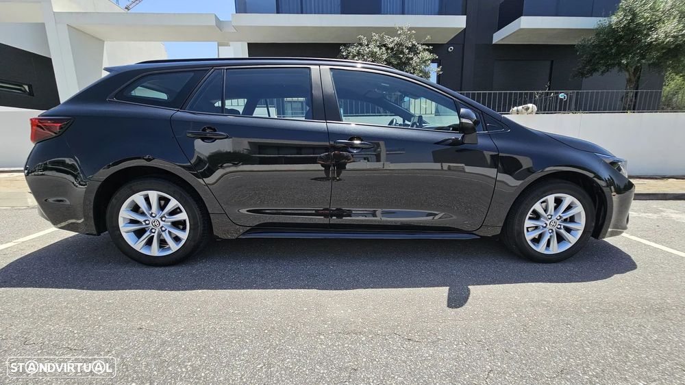Toyota Corolla Touring Sports 1.8 Hybrid Comfort Plus - 1