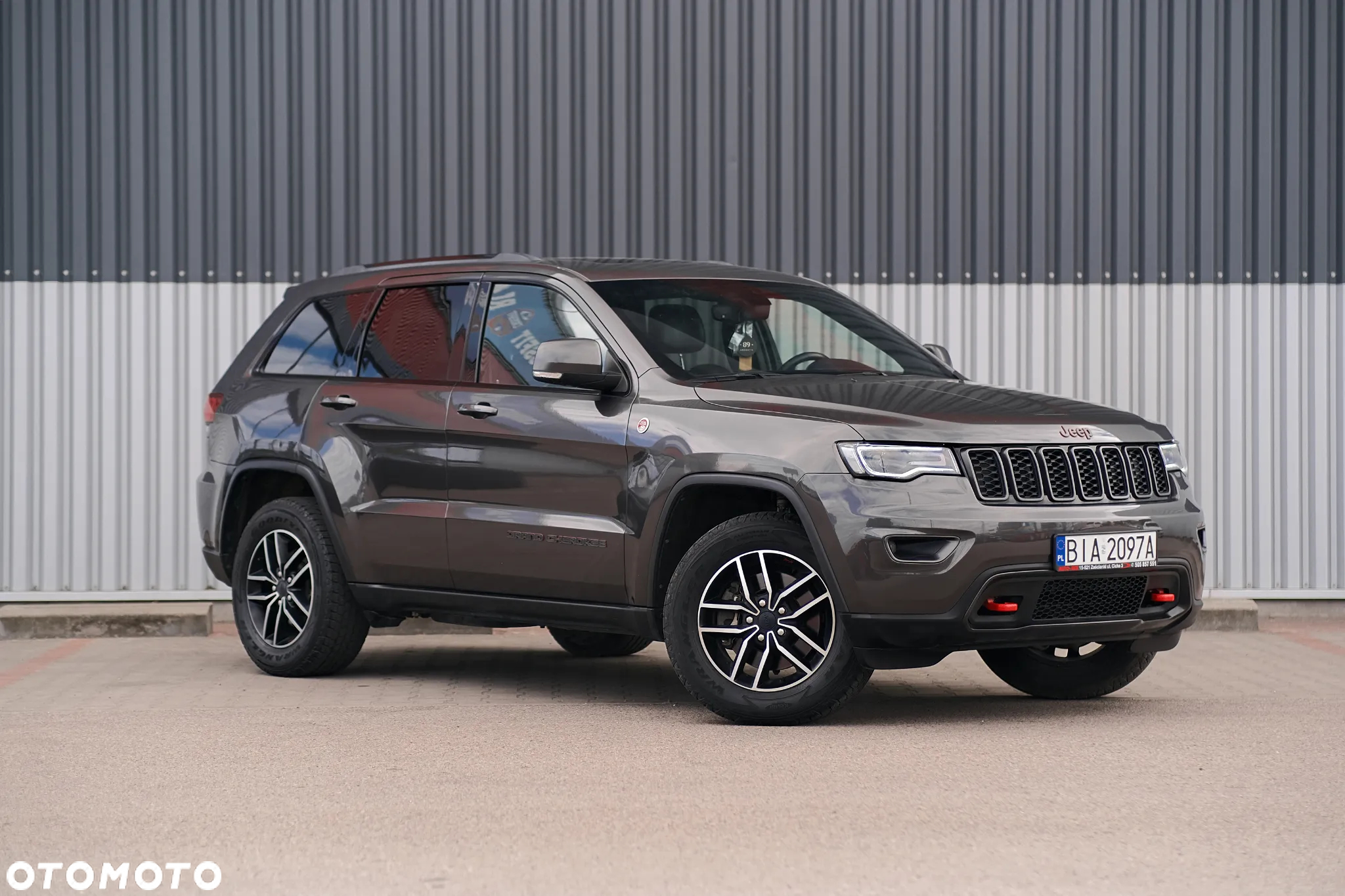 Jeep Grand Cherokee - 35