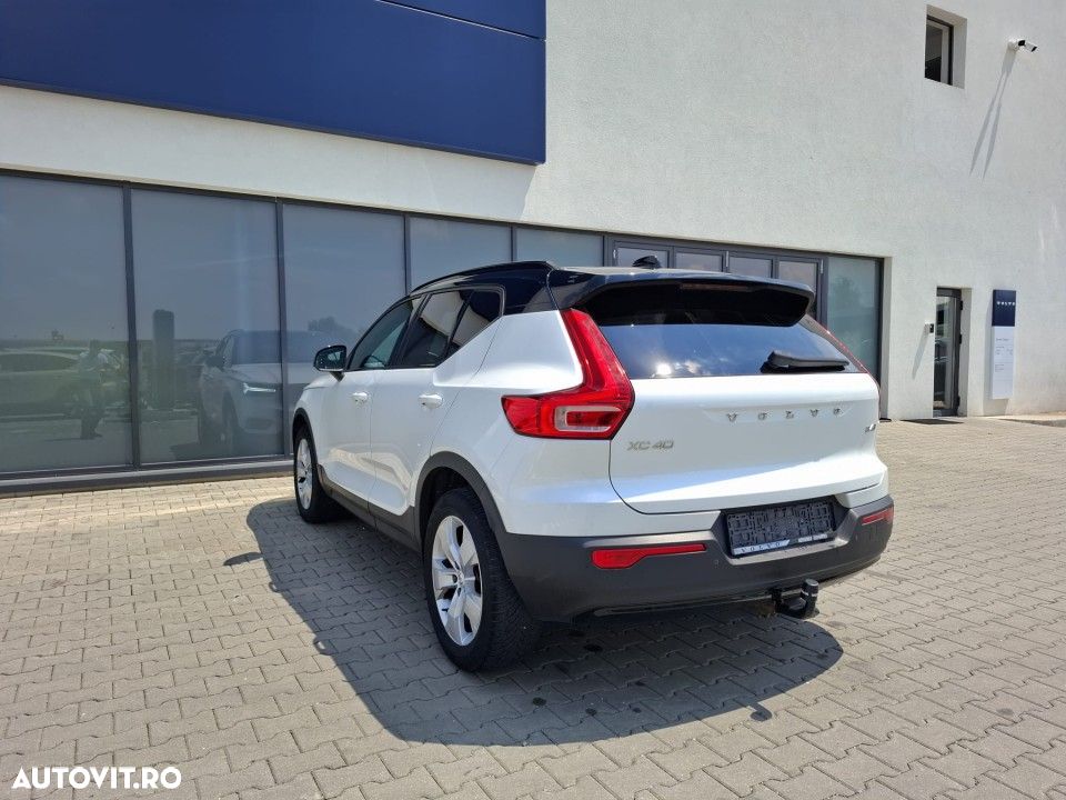 Volvo XC 40 B4 AT8 AWD Mild Hybrid R-Design - 7