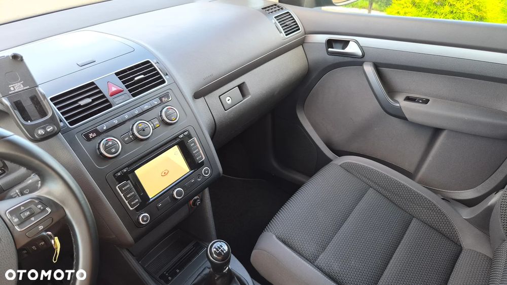 Volkswagen Touran 1.6 TDI DPF BlueMotion Technology Comfortline - 16