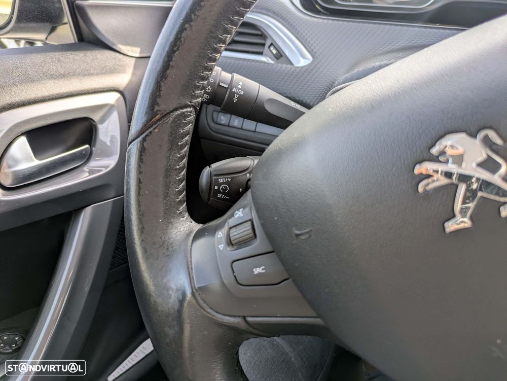 Peugeot 2008 1.6 BlueHDi Style - 9