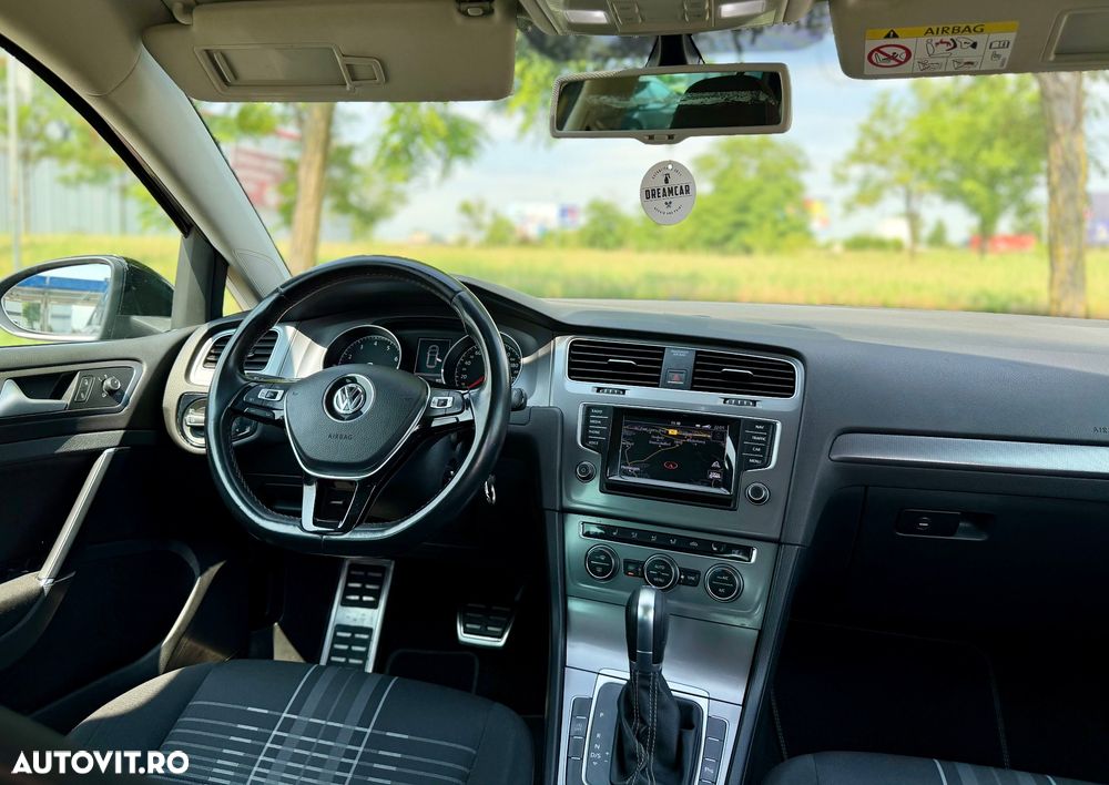 Volkswagen Golf 1.4 TSI BlueMotion Technology DSG Lounge - 12