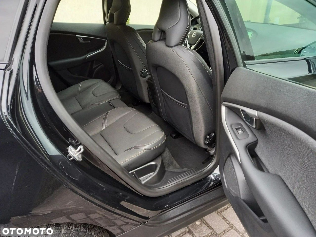 Volvo V40 Cross Country D2 Momentum - 25