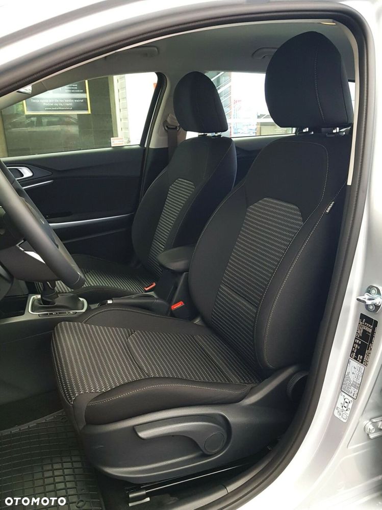 Kia Ceed - 14