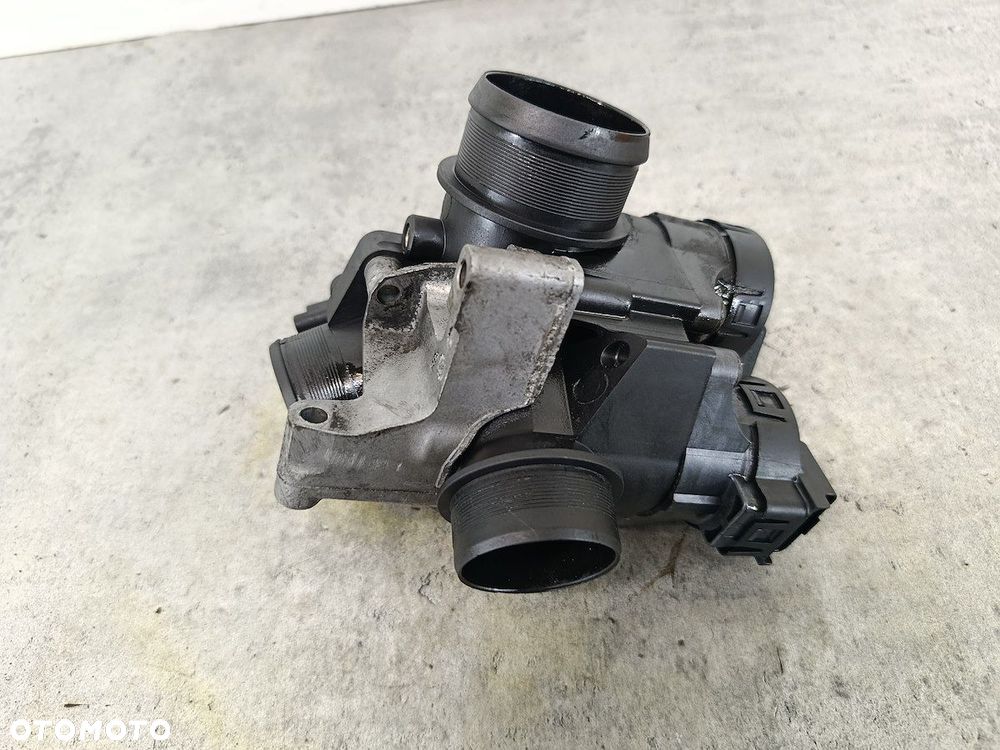 PRZEPUSTNICA VOLVO C30 9686487880 25352157 1.6 D - 2