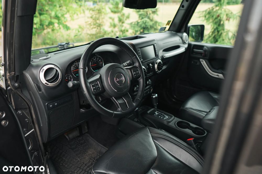 Jeep Wrangler 3.6 Unlim Rubicon - 22