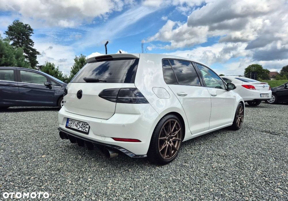 Volkswagen Golf - 33
