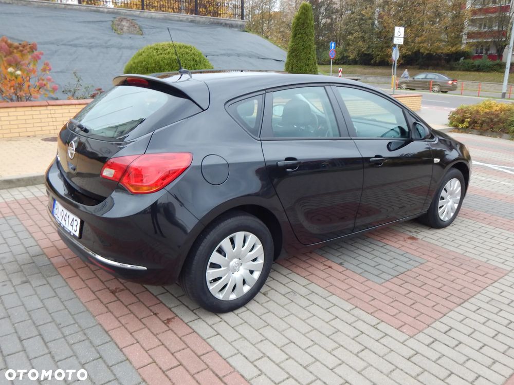 Opel Astra 2015 photo 4