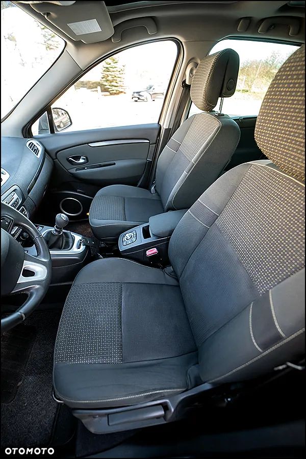 Renault Grand Scenic - 16