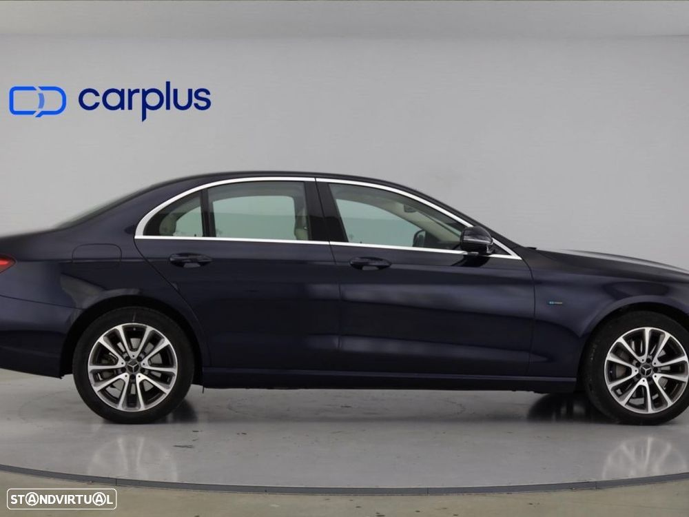 Mercedes-Benz E 300 de AMG Line - 8