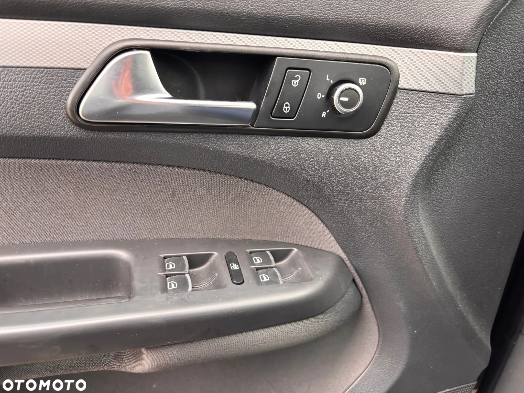 Volkswagen Touran 1.6 TDI DPF BlueMotion Technology DSG Highline - 21