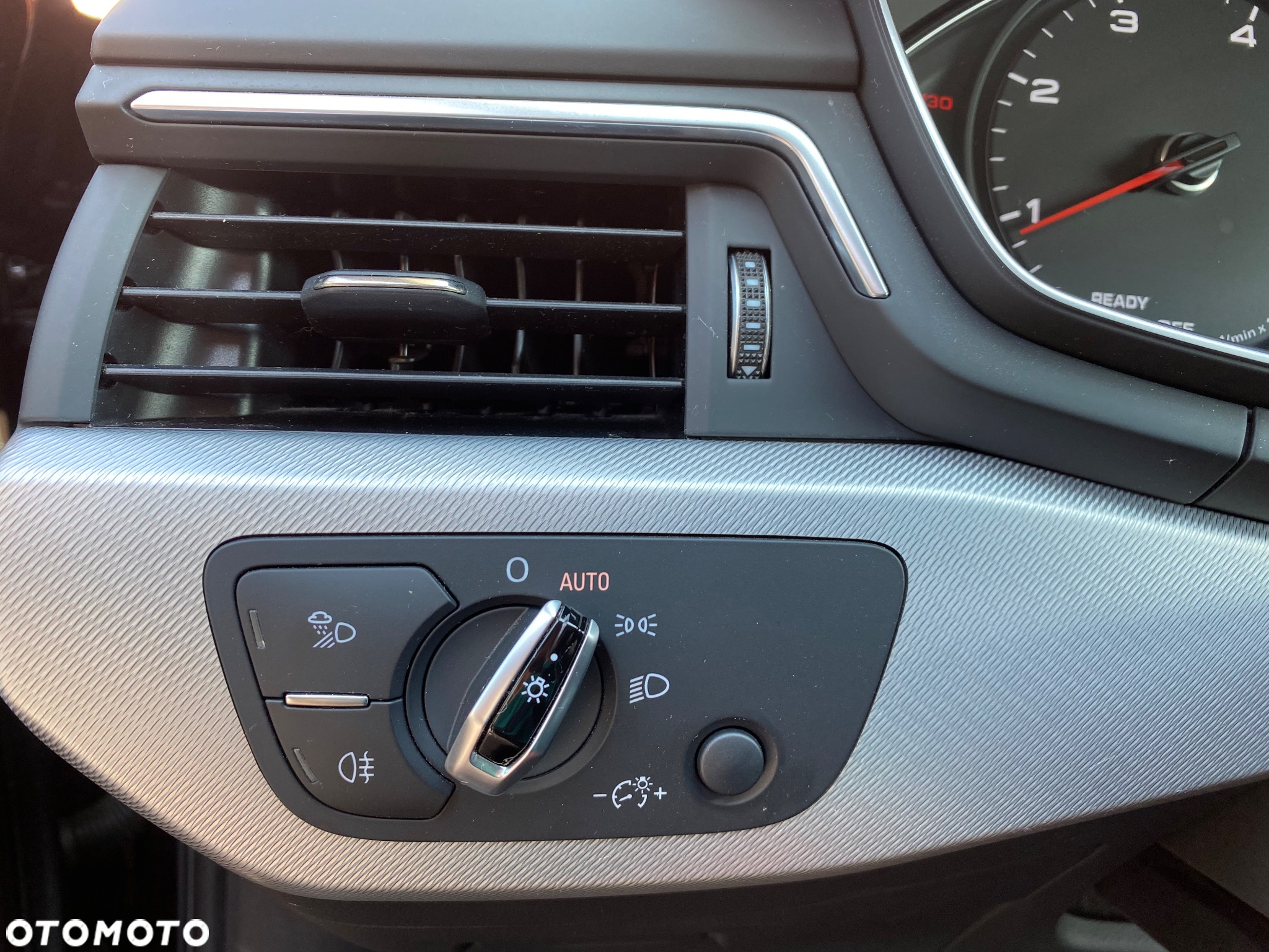 Audi A4 2.0 TDI Design S tronic - 14