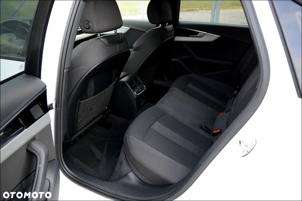 Audi A4 Limousine 35 TFSI S tronic sport - 22