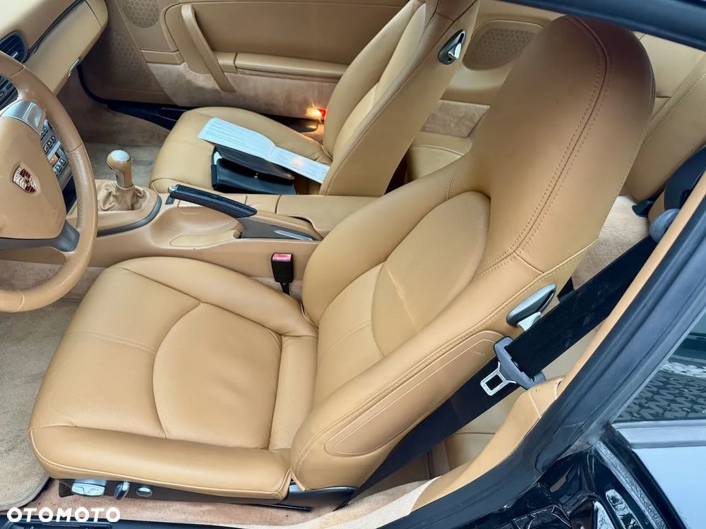 Porsche 911 Carrera - 17