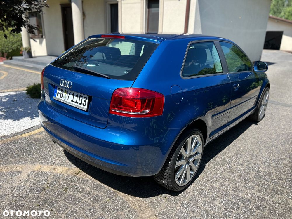 Audi A3 3-drzwiowe 1.6 Attraction - 11