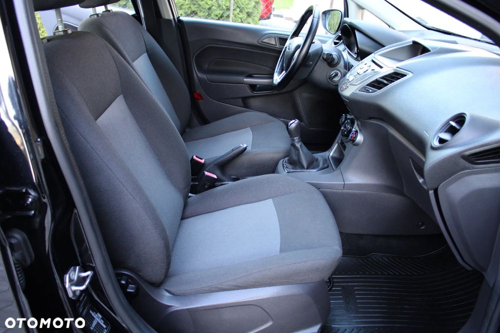 Ford Fiesta 1.25 Ghia - 14