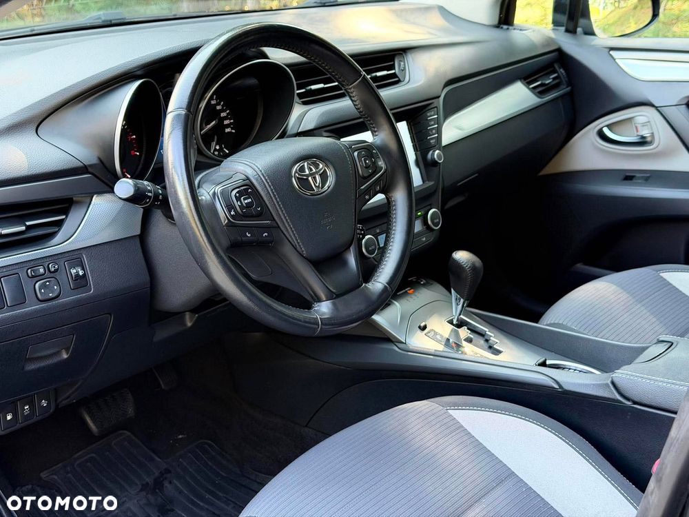Toyota Avensis 1.8 Premium MS - 24