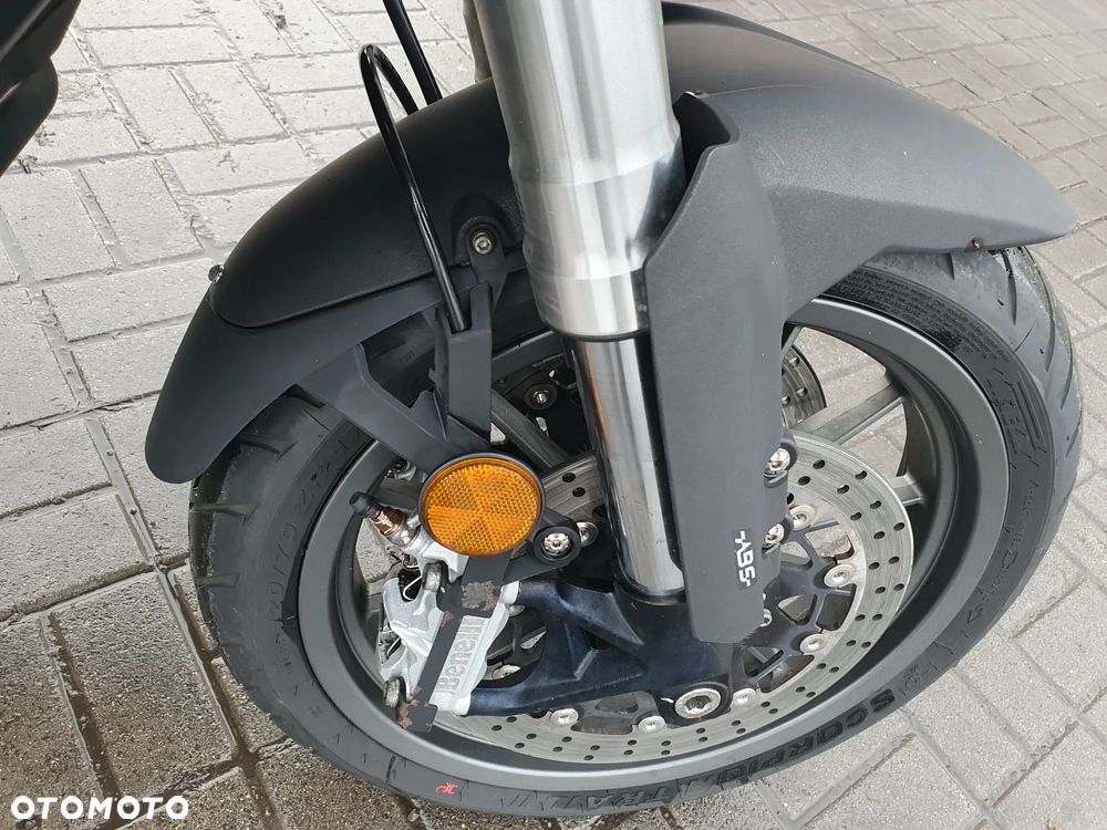 Benelli TRK 502X - 8