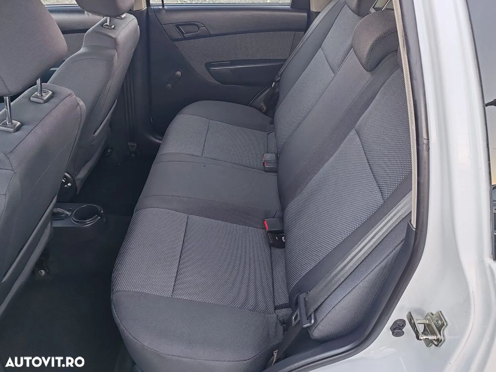 Chevrolet Aveo - 6