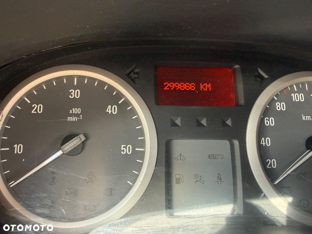 Opel Vivaro - 21