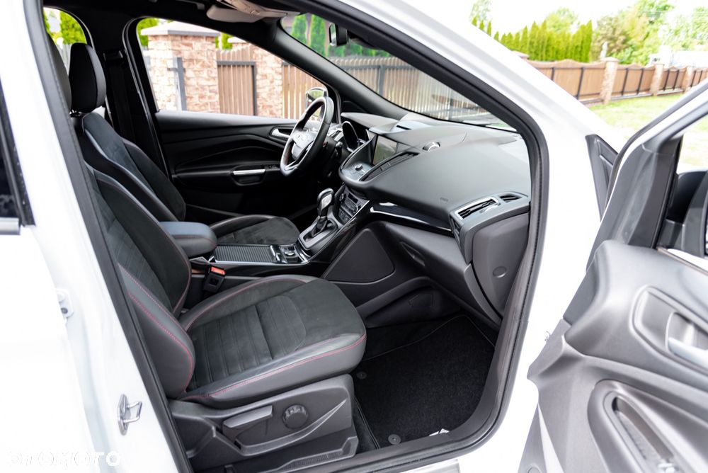 Ford Kuga - 24
