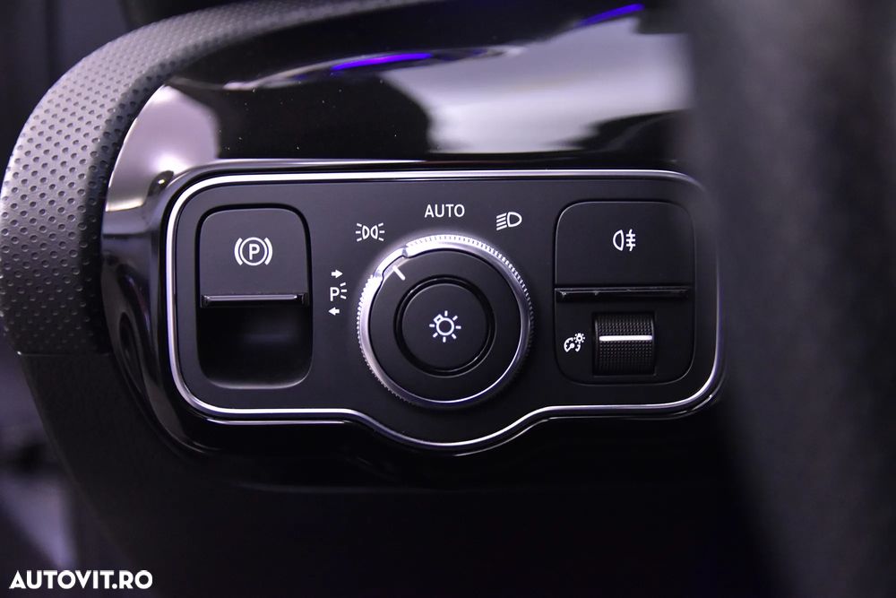 Mercedes-Benz A 200 Sedan 7G-DCT AMG Line - 17