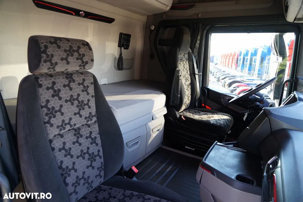 Scania R 650 / V8 / 6x4 / SISTEM HIDRAULIC / MASĂ NETĂ: 100.000 KG / I-PARK COOL / TRACTOR CU 3 AXE / ANVELOPE 100% - 34